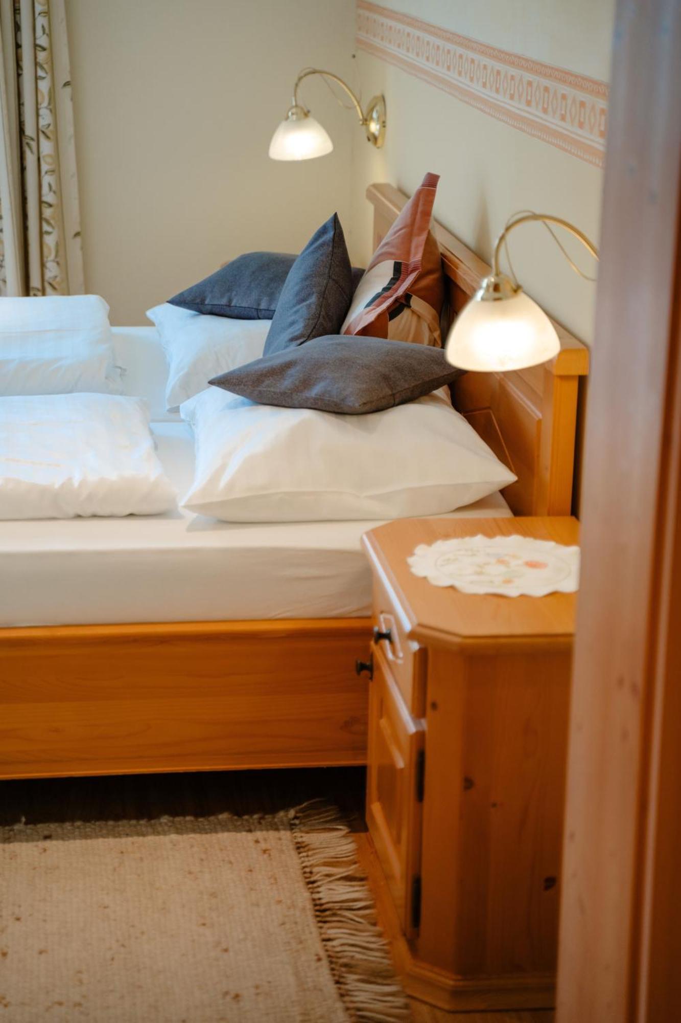 Ertlschweigerhaus Pension - Appartements - Zimmer Donnersbach 外观 照片
