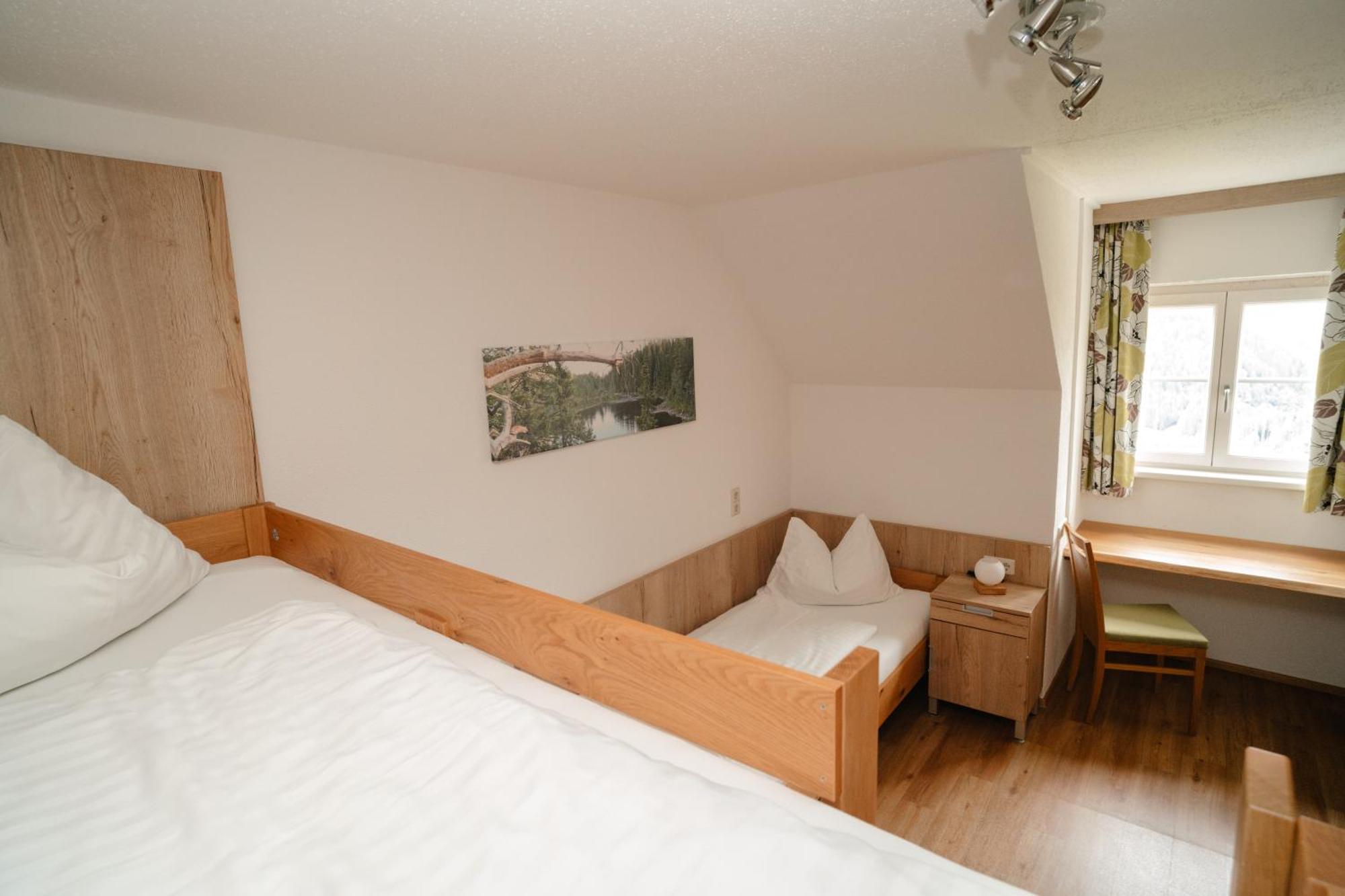 Ertlschweigerhaus Pension - Appartements - Zimmer Donnersbach 外观 照片
