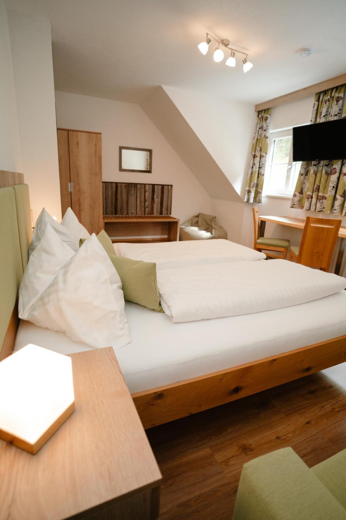 Ertlschweigerhaus Pension - Appartements - Zimmer Donnersbach 外观 照片